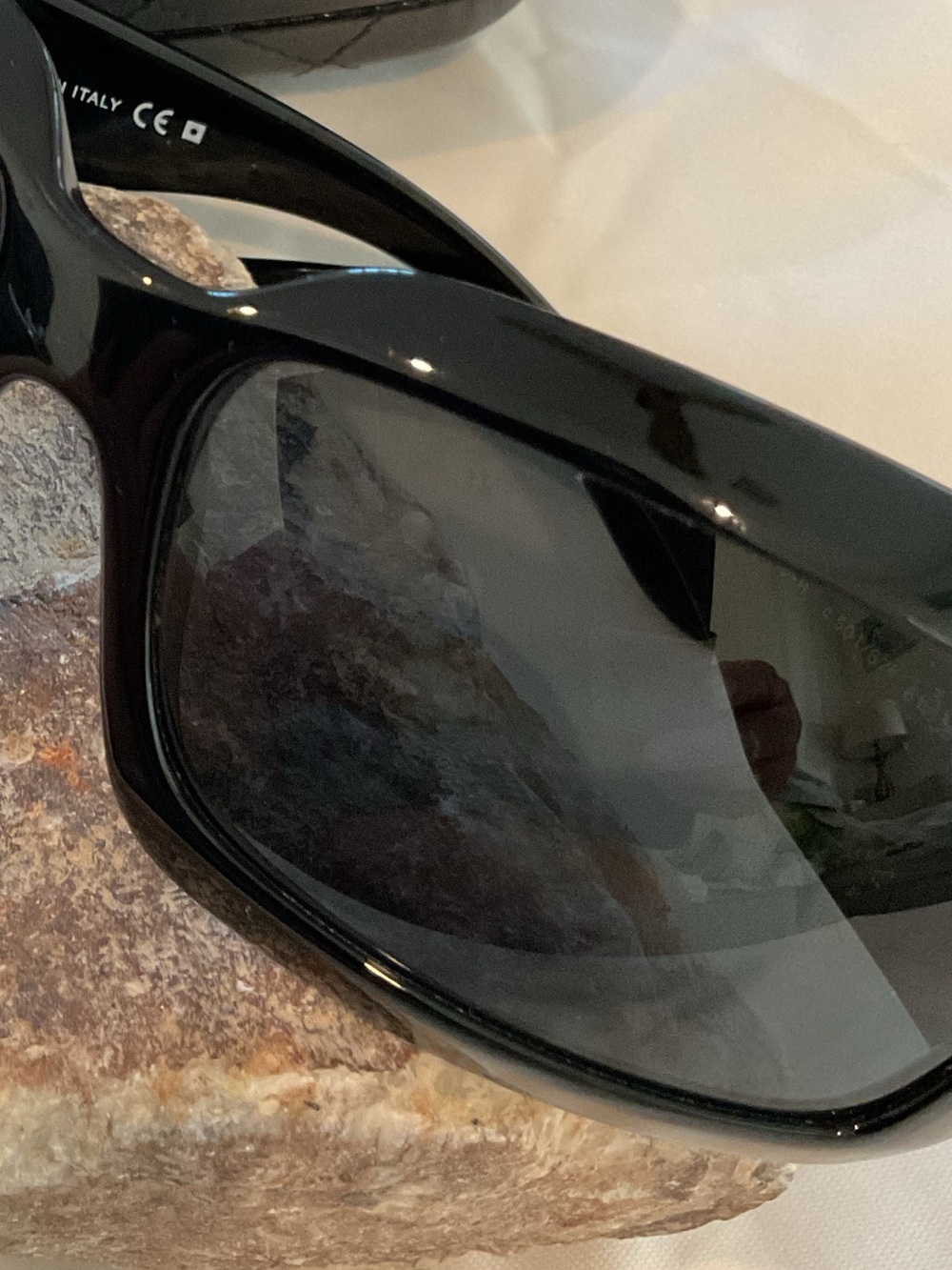 CHANEL Glossy Black Oversized Sunglasses with Quilted Case - Picture 14 of 14